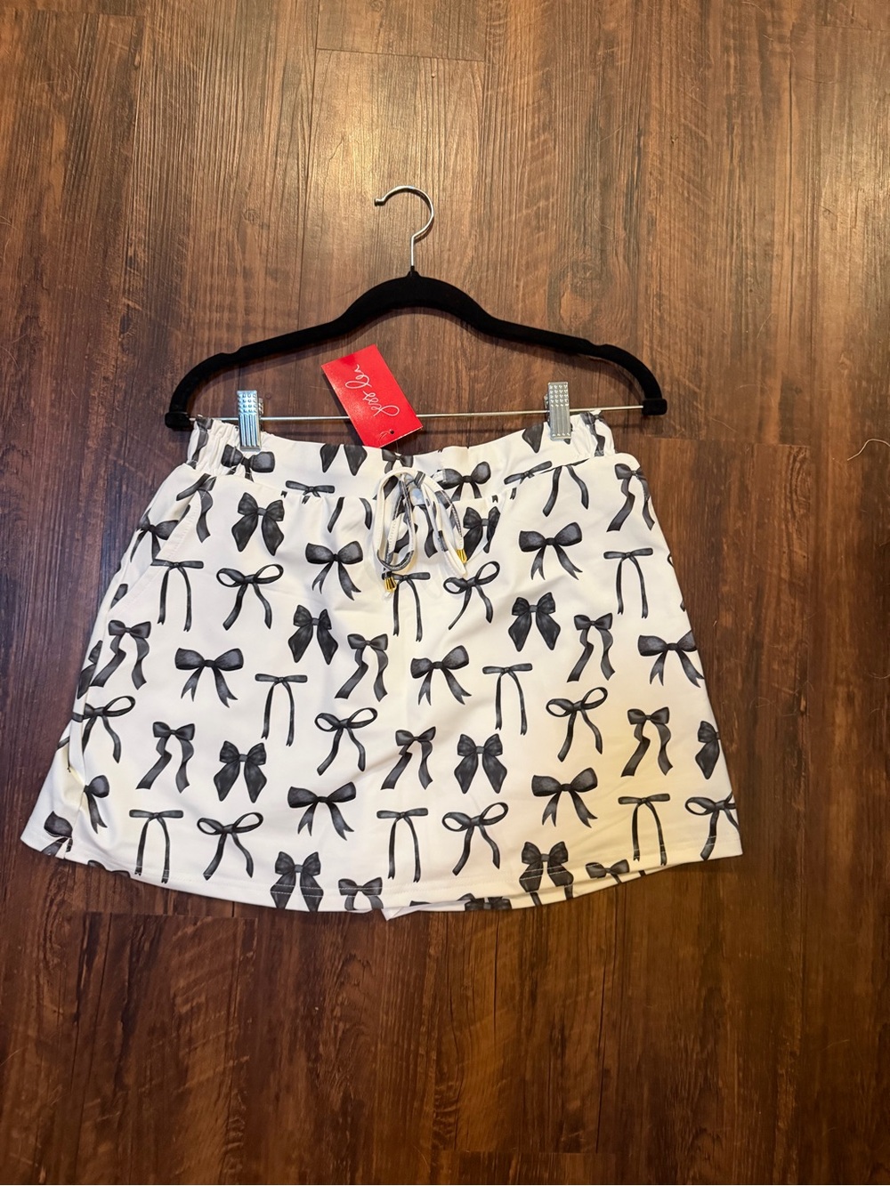 Women’s White Bow-Print Drawstring Skort